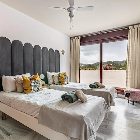 Rentitspain Charming Gym, Jacuzzi Y Balcon Apartamento Estepona