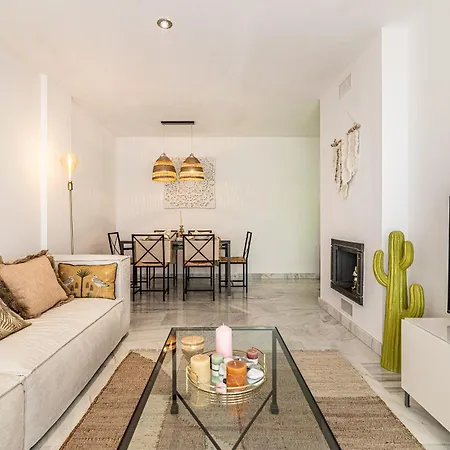 Rentitspain Charming Gym, Jacuzzi Y Balcon Appartement Estepona