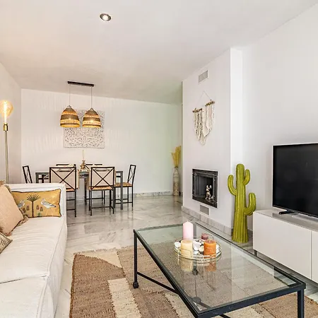 Rentitspain Charming Gym, Jacuzzi Y Balcon Estepona
